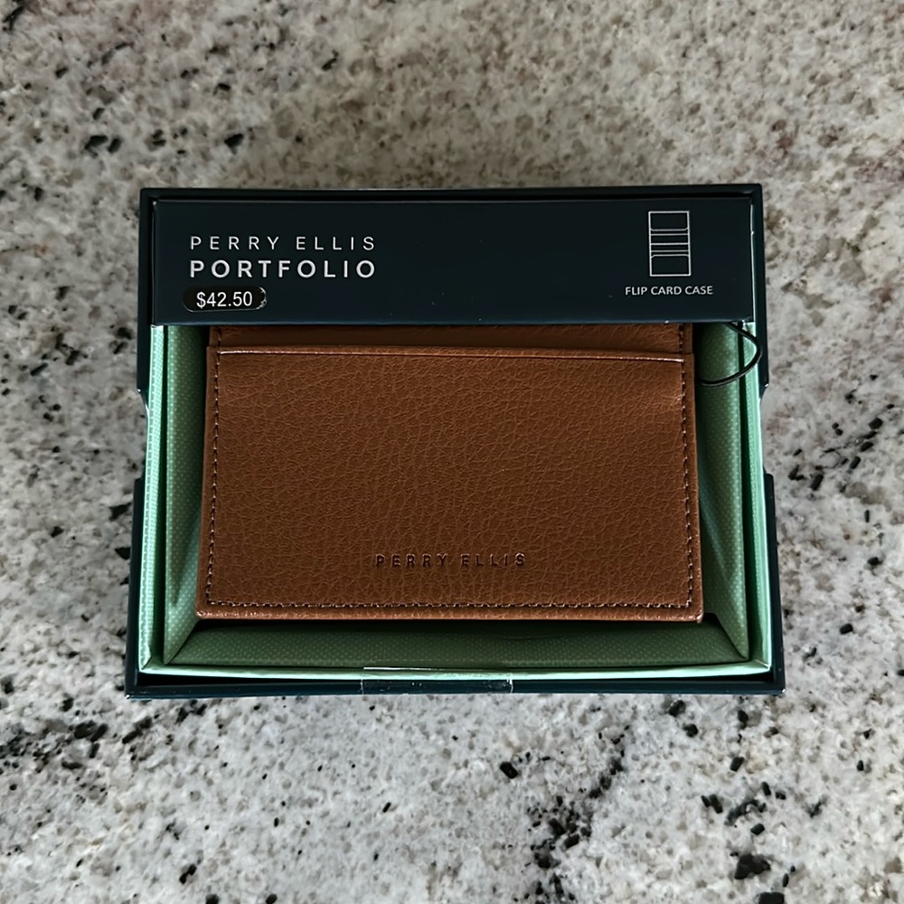 Perry Ellis Men’s Uptown Flip Card Case - Leather - Brown